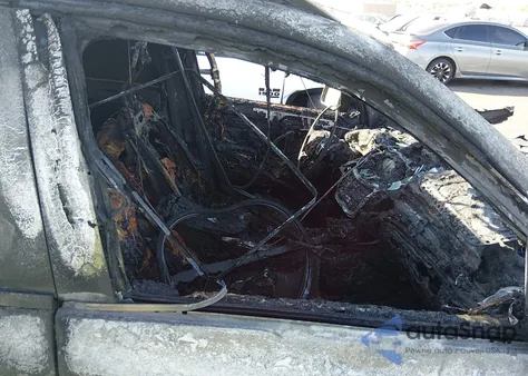 2015 Mercedes-Benz Ml 350 4Matic z USA, uszkodzony, nr VIN 4JGDA5HB4FA607969